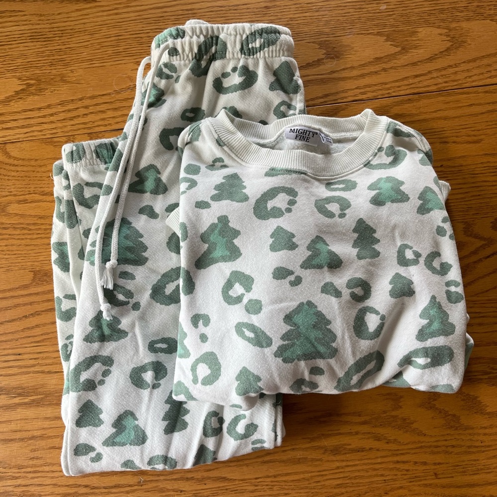 Christmas Cheetah Print Lounge Set